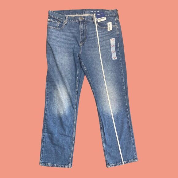 Old Navy Straight Built-In Flex Jeans (38x30) - Classic Mid-Wash Comfort Fit - Picture 7 of 12